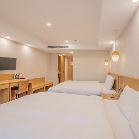 Hamilton Hotel Taichung Bagian luar foto