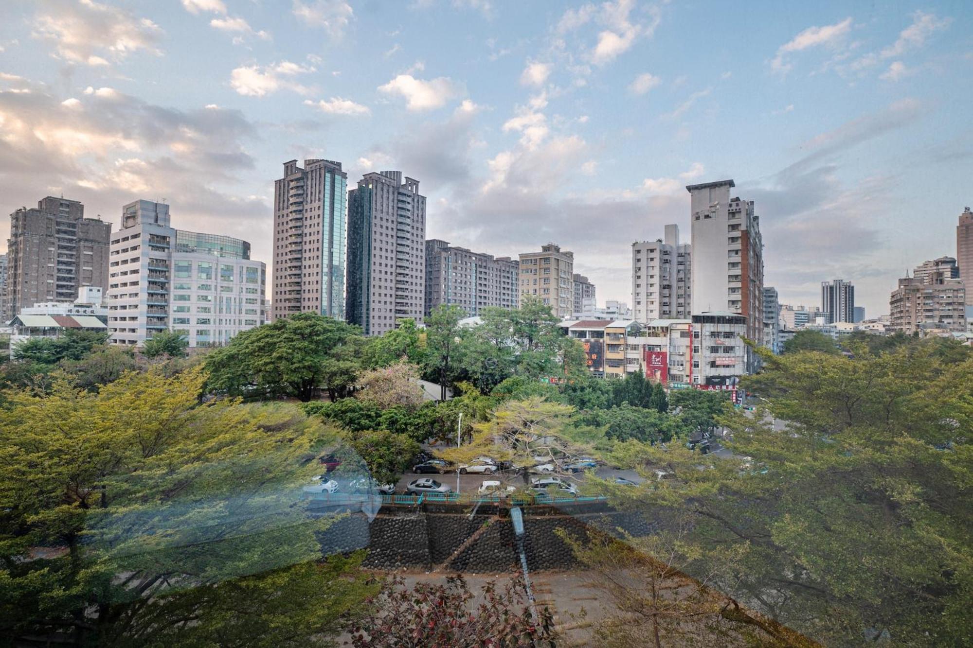 Hamilton Hotel Taichung Bagian luar foto