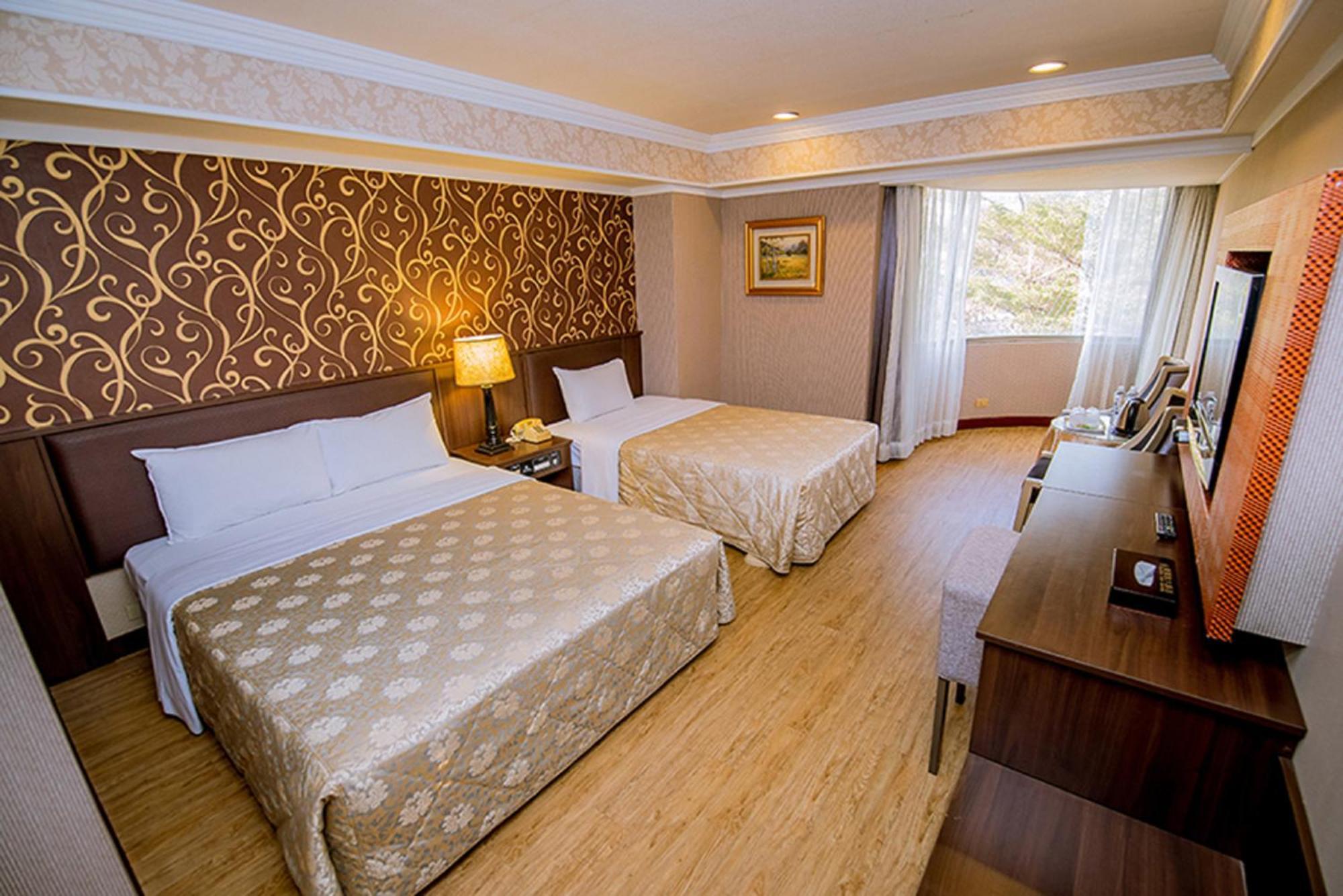 Hamilton Hotel Taichung Bagian luar foto