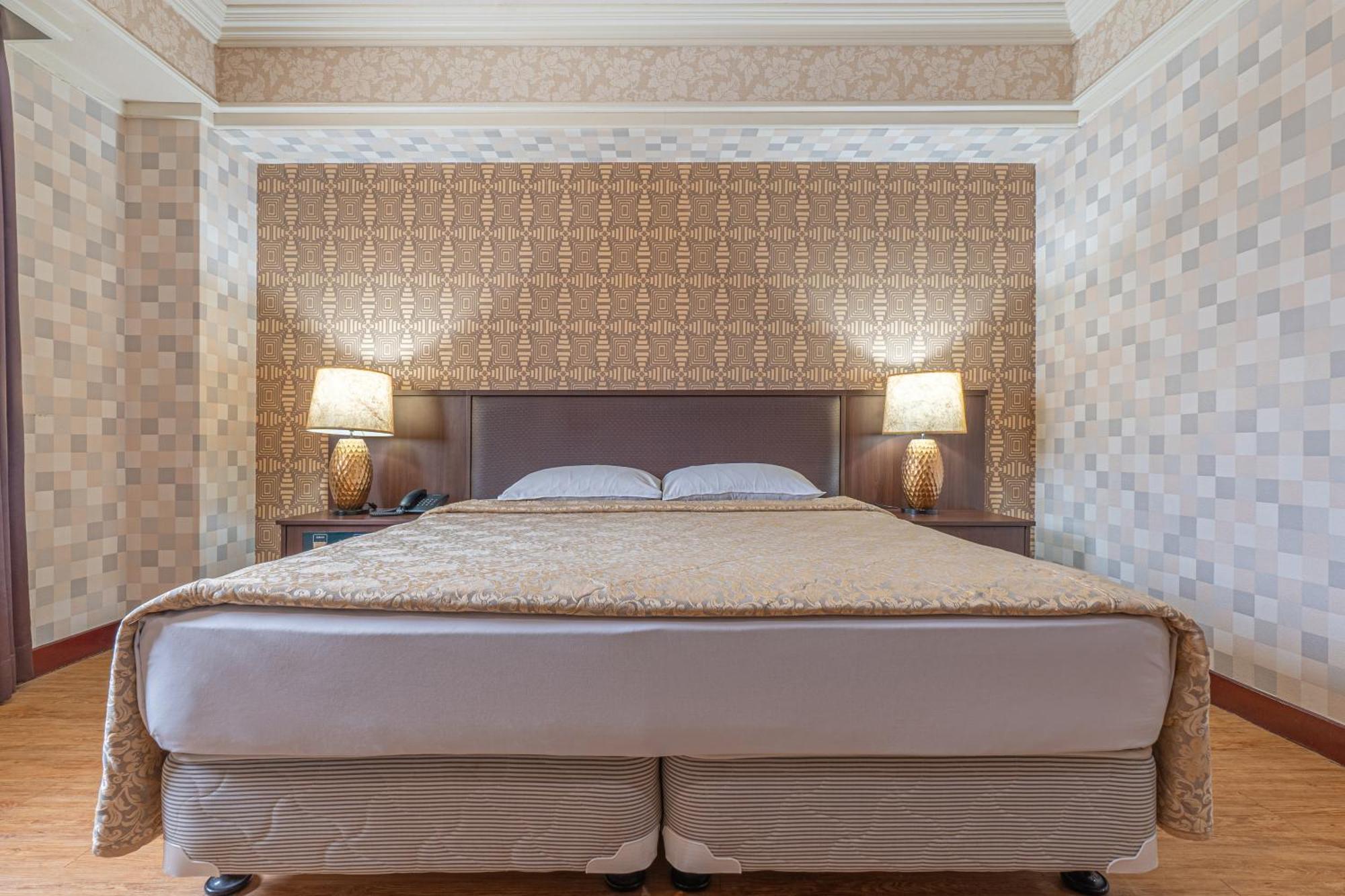 Hamilton Hotel Taichung Bagian luar foto