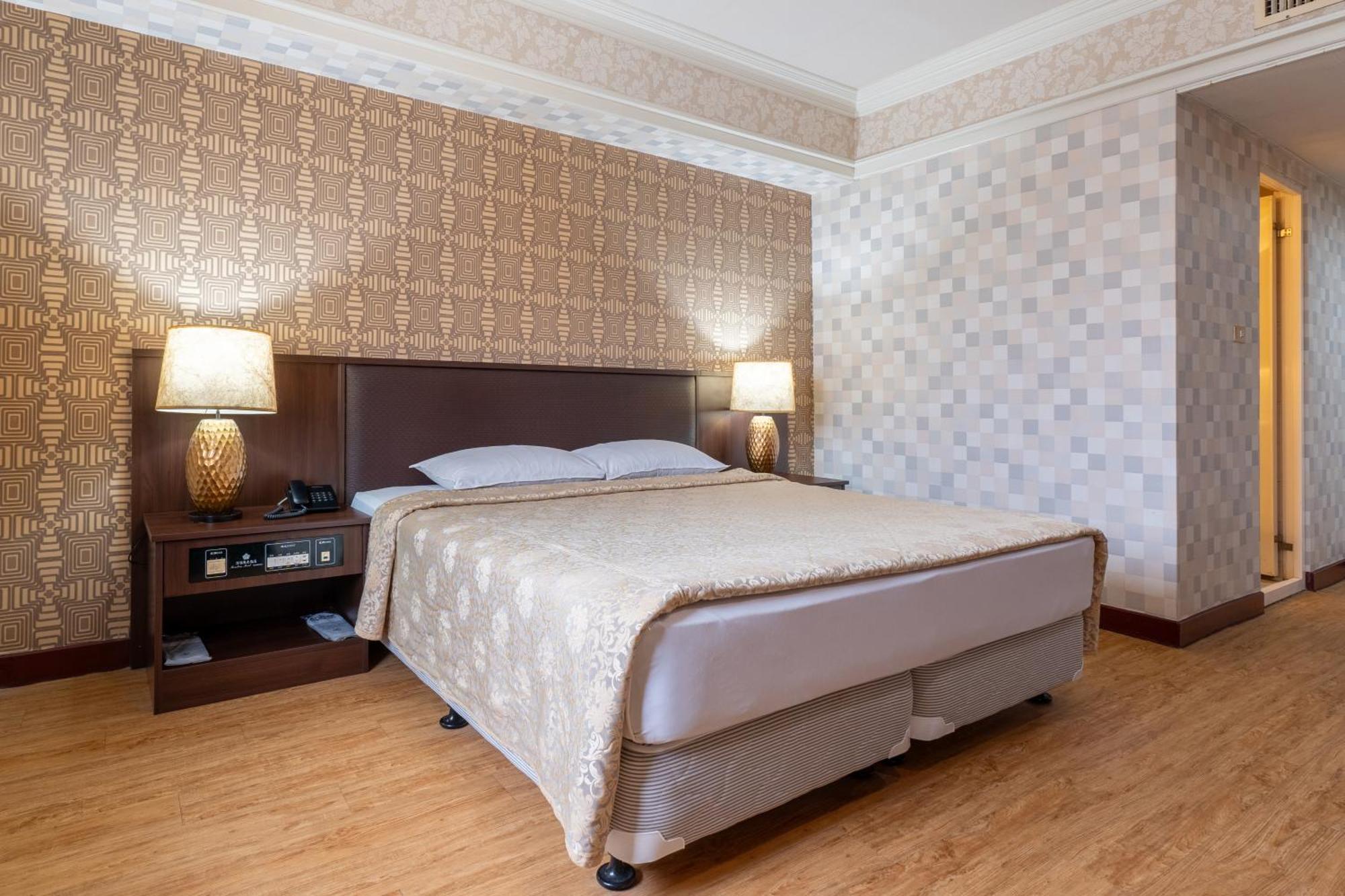 Hamilton Hotel Taichung Bagian luar foto