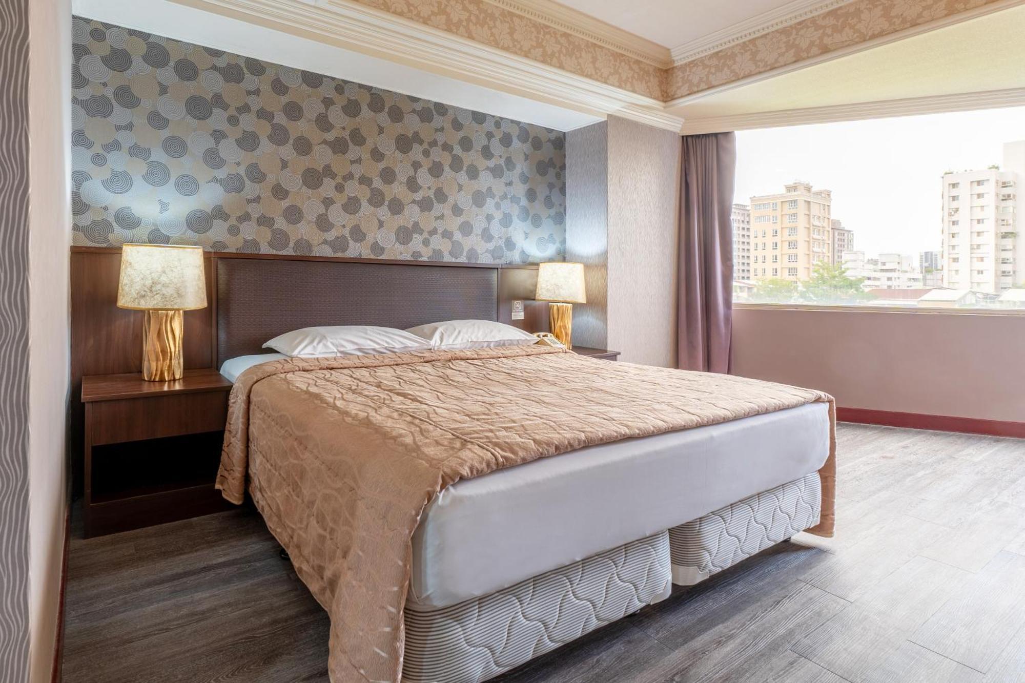 Hamilton Hotel Taichung Bagian luar foto