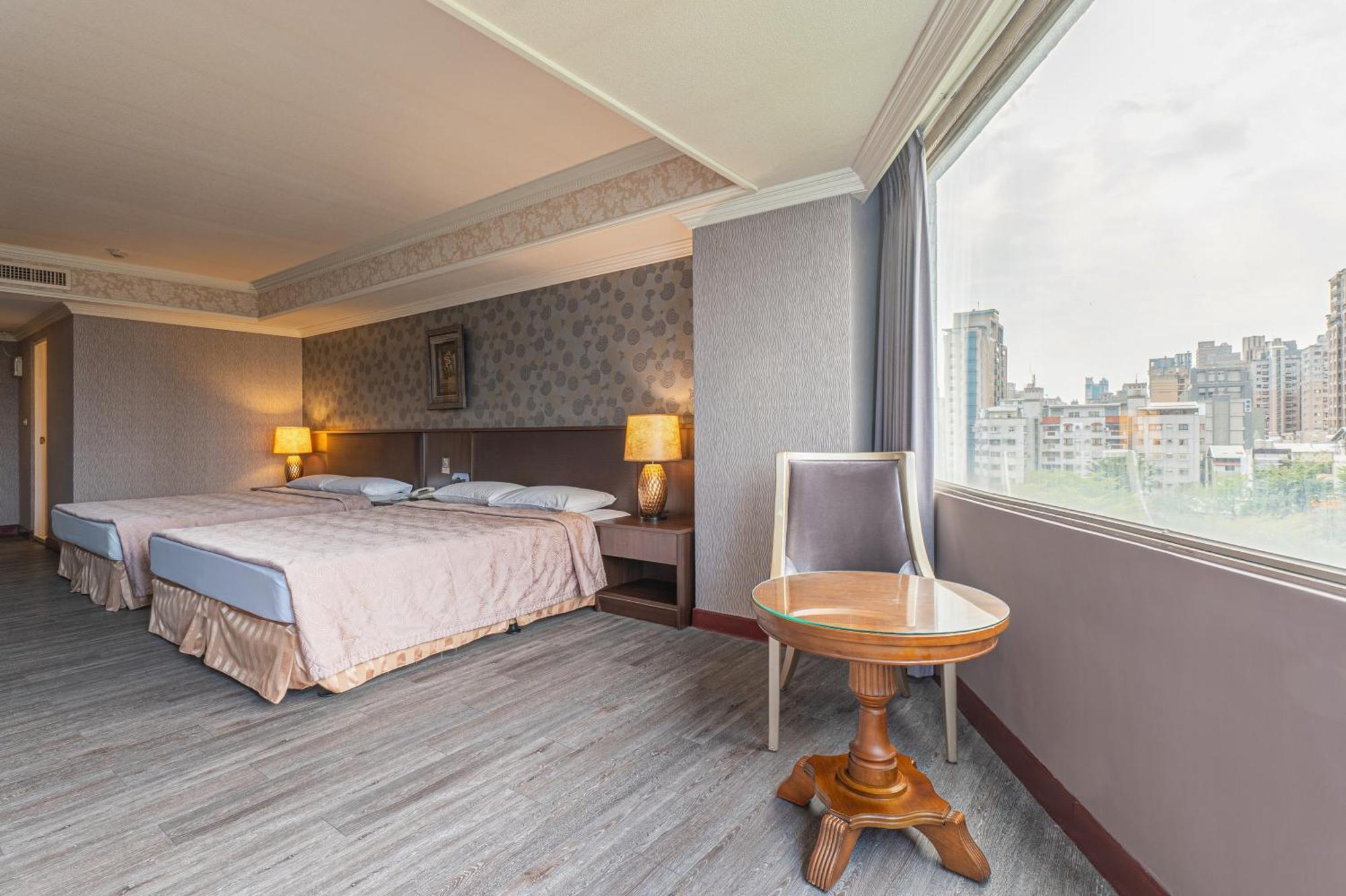 Hamilton Hotel Taichung Bagian luar foto