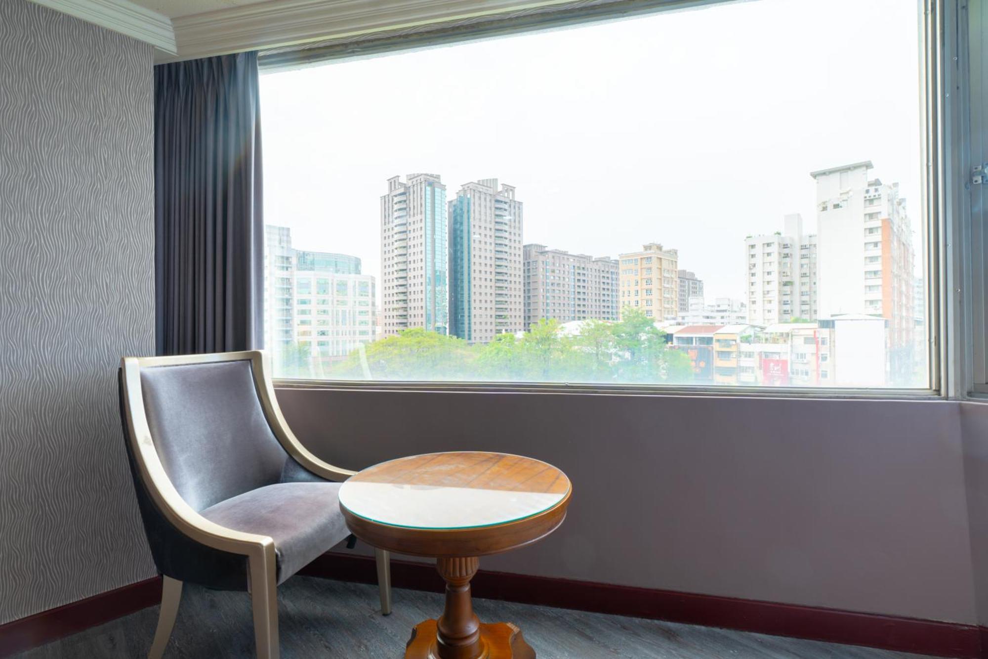 Hamilton Hotel Taichung Bagian luar foto