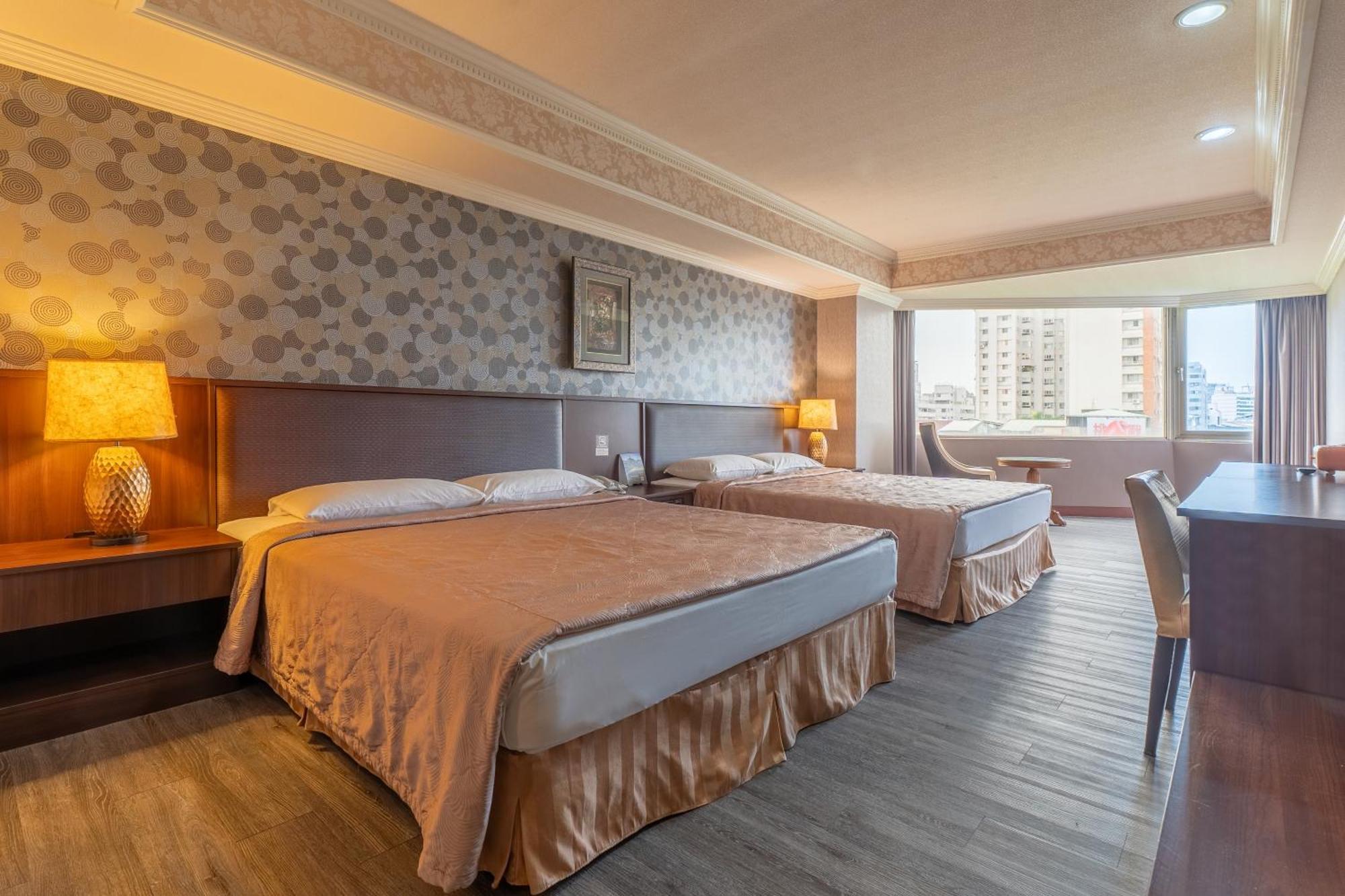 Hamilton Hotel Taichung Bagian luar foto